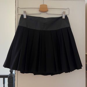 Alice + Olivia Black Pleated Mini Skirt with Leather Waist
